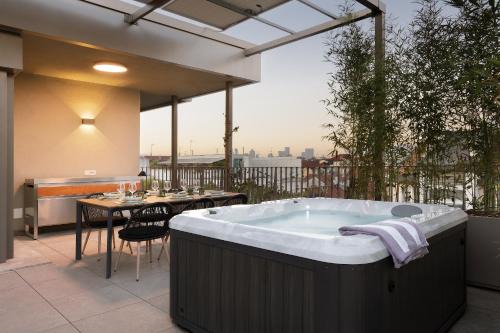 Porta Vittoria Apartamento | Compagnoni12 Luxury penthouse with private Jacuzzi and SPA