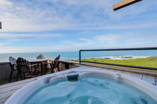 Sea Ranch Casa | Compass Rose