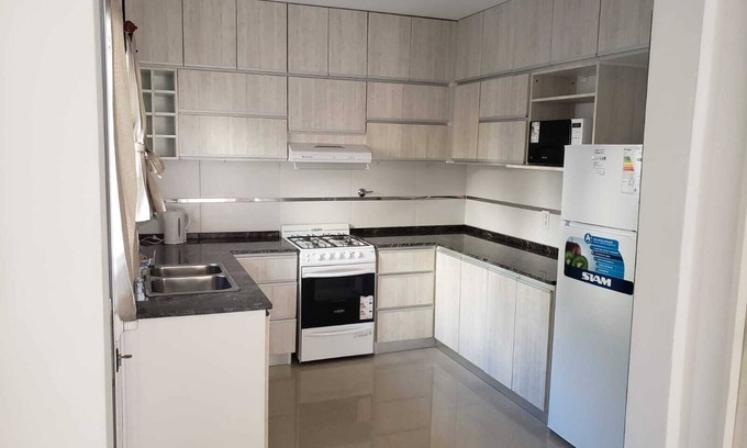 San Rafael Apartamento | Complejo Los Moros: confort y ubicación privilegiada en San Rafael