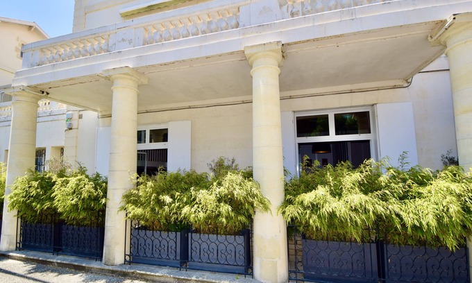 Pontaillac Apartamento | COMPLETE ACCOMMODATION IN A PRIVATE RESIDENCE BY THE BEACH