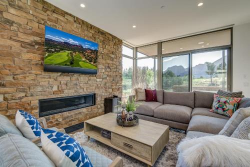 West Sedona Casa | Complete Luxury , Extras and Red Rock Vistas - Exclusive Golf Community