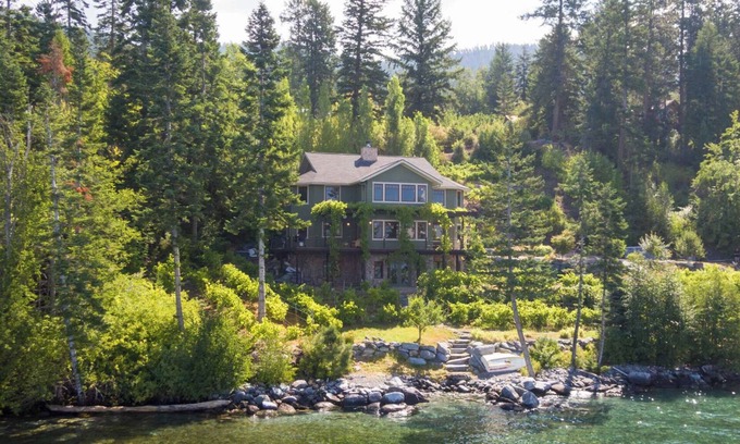 Bigfork Casa | Complete Privacy on Flathead Lake
