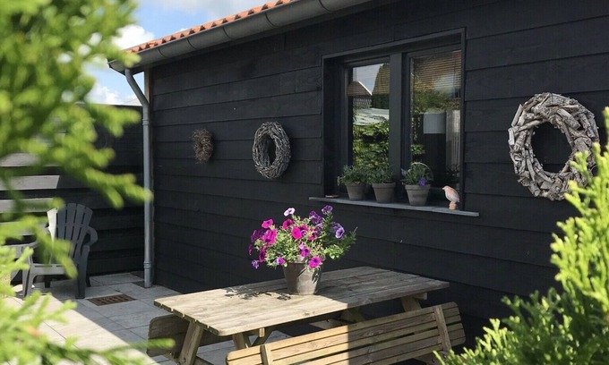 Limmen Chalet De Esquí | Hermoso chalet de madera en una zona tranquila cerca de la hermosa naturaleza.