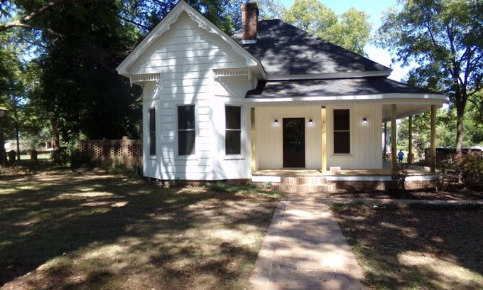 New Albany Otro | Completely remodeled historical home on the Tanglefoot Trail