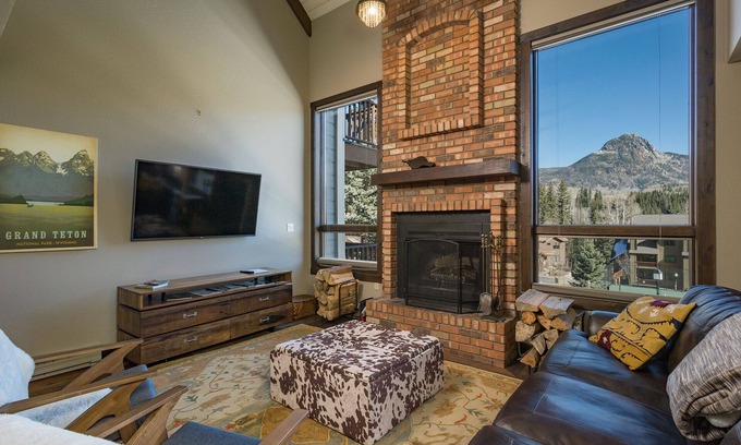 Purgatory Condominio | Completely Updated Condo with Mountain Views - Heated Pool- Stunning Views!