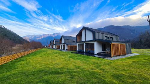 Brezoi Complejo | Complex Lunlo Village