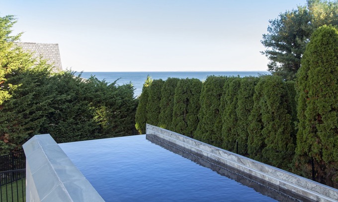 Westport Casa | Cerca de la playa de Compo, piscina infinita, espectacular vista al agua en esta elegante casa nueva