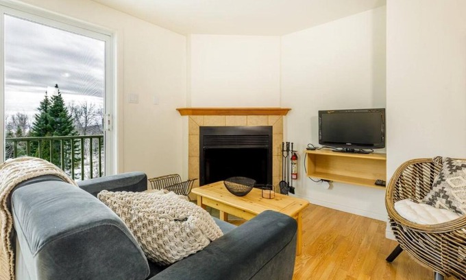 Petite-Riviere-Saint-Francois Apartamento | Condo Entre Ciel et Fleuve, 1 CH, Sofa-Lit, Foyer