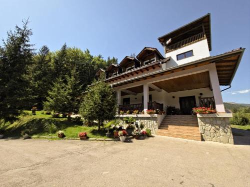 Maneciu Casa | Conacul Valea Popii
