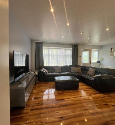 South Hornchurch Casa | Concord House, 3 bedroom house, 2 baths in Rainham,
