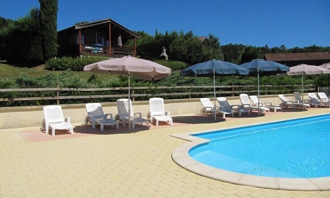 Terrasson-la-Villedieu Chalet De Esquí | Acondicionado y tranquila casa de campo con piscina climatizada, para 5 personas, 2 dormitorios