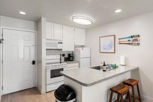 Harbor Village Casa | Condo #106 - Inn Building