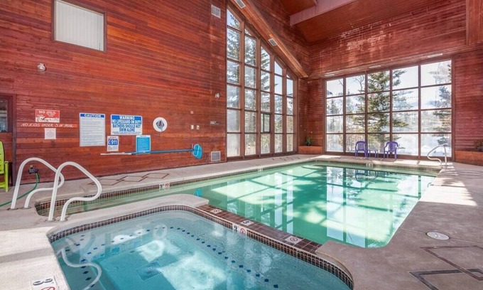 Brian Head Apartamento | Condo 108, Wifi, Community Pool, Jacuzzi, Lounge,