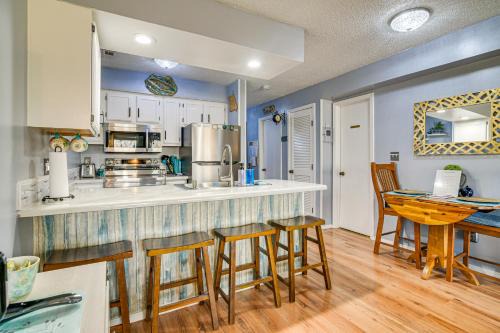 Notch Estates Apartamento | Condo 2 Mi to Silver Dollar City Relax Fireside!
