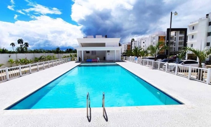 Licey al Medio Condominio | Condo apt, Pool, 24hr security(Netflix,Wifi,A/C)just minutes from Airport & City