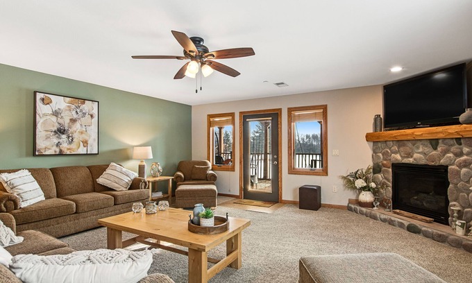 Arkdale Condominio | Condo at waterfront resort with golf course views, central AC, W/D, & pool