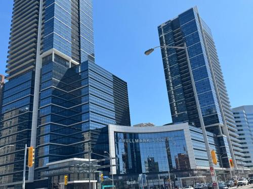 Willowdale Apartamento | Condo at Yonge-Sheppard Station, North York