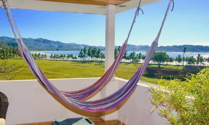 Sámara Condominio | Las mejores vistas de playa pasos a la arena! Lujo en Samara. World Class Views + Servicio! Condominio en el tercer piso