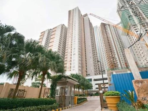 Barangka Ilaya Apartamento | Condo in Metro Manila V PAD