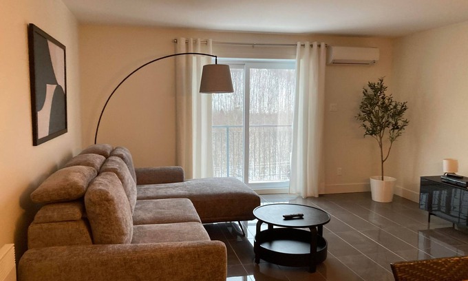 Saint-Romuald Apartamento | La Suite | Condo Summ