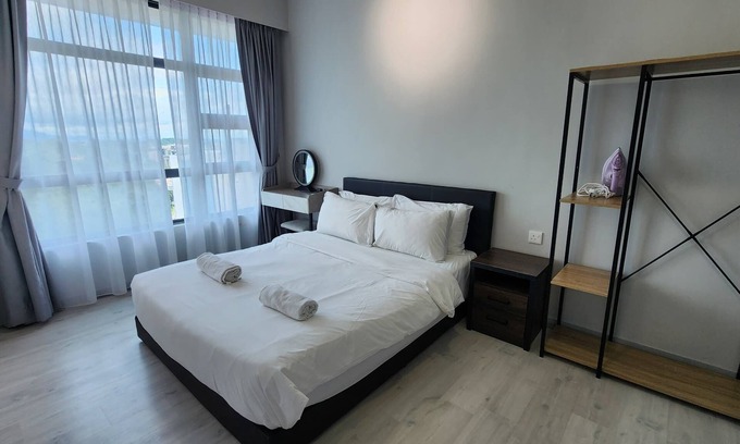 Downtown Kota Kinabalu Condominio | Condo Near KK Island Adventures