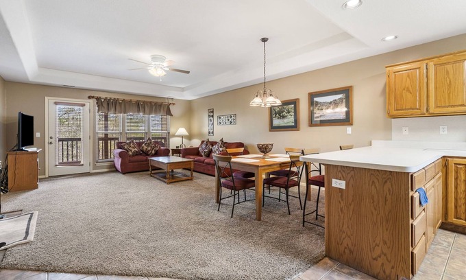 Branson West Condominio | Condo & Suite with Lock-off Connection in Serene, Gated Community