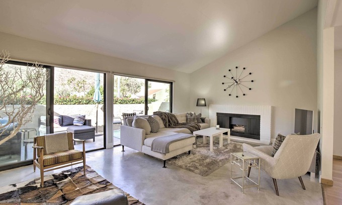 Canyon Corridor Condominio | ¡NUEVO! Condominio w / Mountain Views-3mi a DT Palm Springs