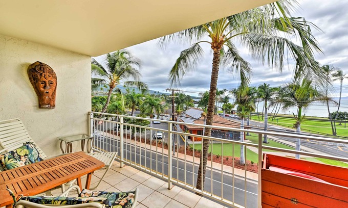Kihei Condominio | Condominio w / Lanai privado, vista al mar y piscina en el lugar!