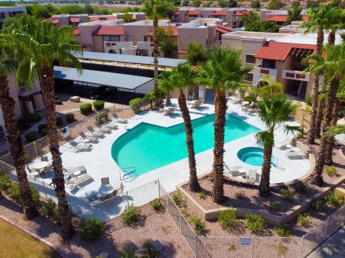 Glendale Casa | Condo with Heated Pool, Hot Tub, Near Walking Paths