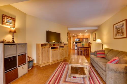 Vail Apartamento | Condo with Hot Tub Access - Quick Bus Trip to Ski!