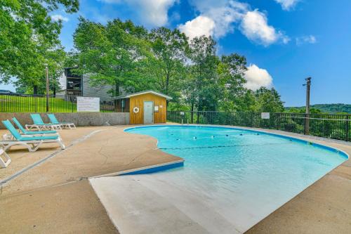 Notch Estates Apartamento | Condo with Lake Access about 2 Mi to Silver Dollar City!