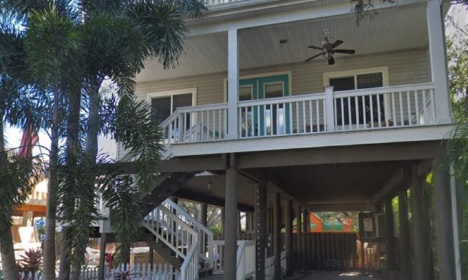 Dunedin Casa | Condor Nest-private home-walk to downtown & the water! New heated POOL!