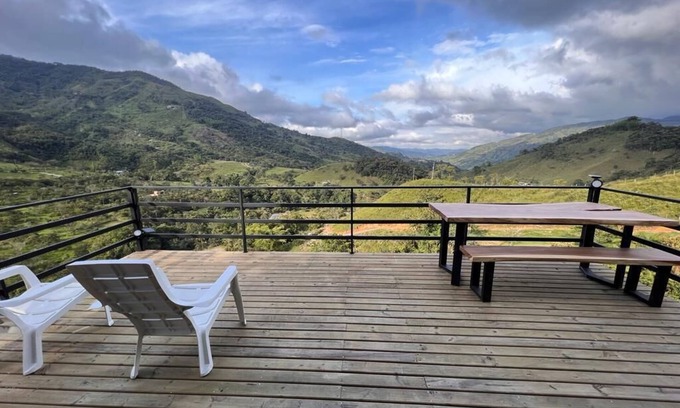 San Rafael Cabina | Conecta con la magia, hermosa cabaña en la colina
