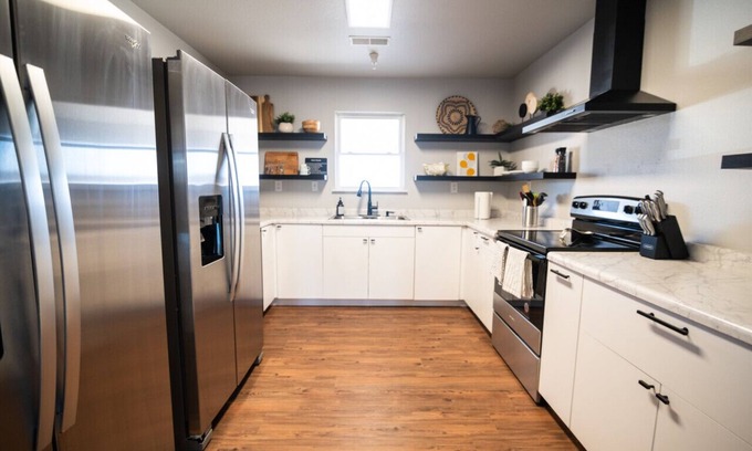 Jefferson City Apartamento | Conestoga Quarters - Studio Apartment