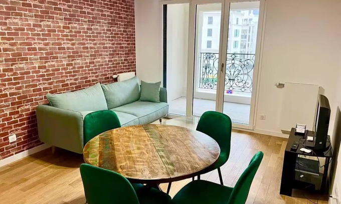 Le Plessis-Robinson Apartamento | Confort apartment near panorama lake close to Paris