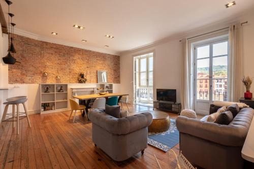 San Francisco Apartamento | Confort y Diseño con Vistas al Casco Viejo