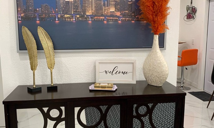 Hialeah Casa | Confortable ! Close to all in Miami , 10 minutes away from the Miami aeropuerto