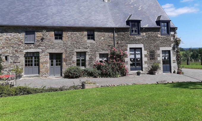 Montaigu-les-Bois Casa | Casa de vacaciones en Montaigu-Les-Bois con jardín