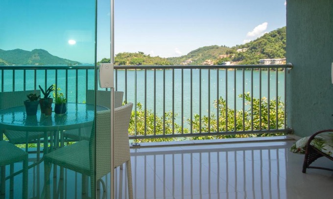 Caieira Apartamento | Conforto à beira mar! Apartamento com vista para o mar.