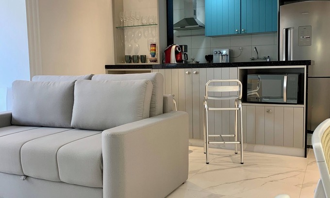 Ipanema Alquiler De RV | Conforto Ipanema - Posto9: newly furnished with queen bed/garage/24h doorman