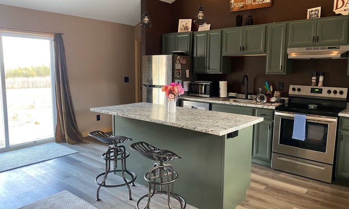 Franklin Casa | Connect with nature - quiet and peaceful modern ranch in Eastbrook
