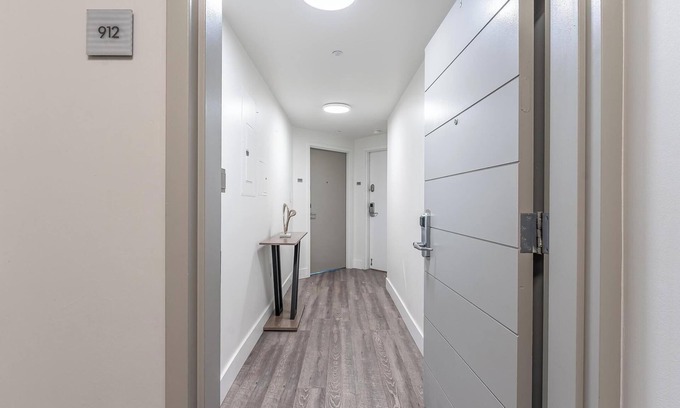 Coconut Grove Condominio | Connected Hotel Arya Studios | 2 Beds, 2 Baths, Kitchen + Free 2-Car Parking