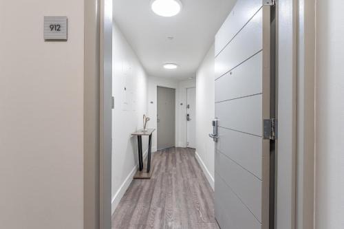 Coconut Grove Apartamento | Connected Hotel Arya Studios 2 Beds 2 Baths Kitchen Free 2 Car Parking