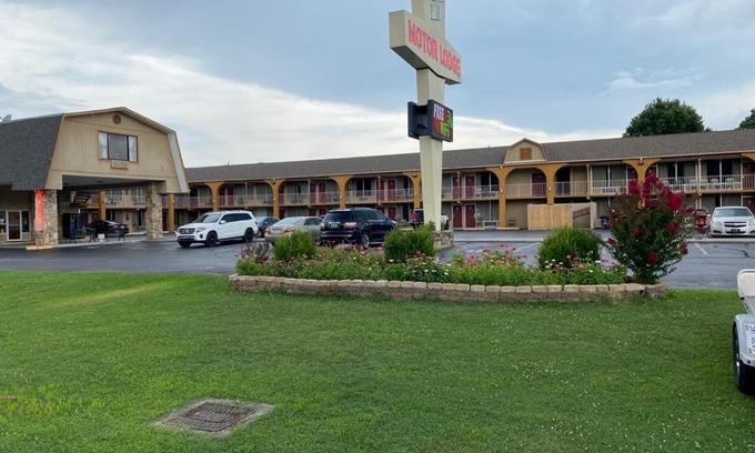 Pigeon Forge Hotel | Conner Hill Motor Lodge