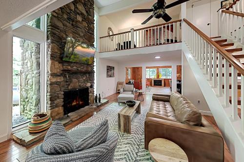 Brevard Casa | Connestee Falls