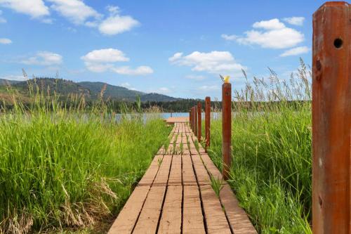 Laclede Casa | Conrad Vista Waterfront Home