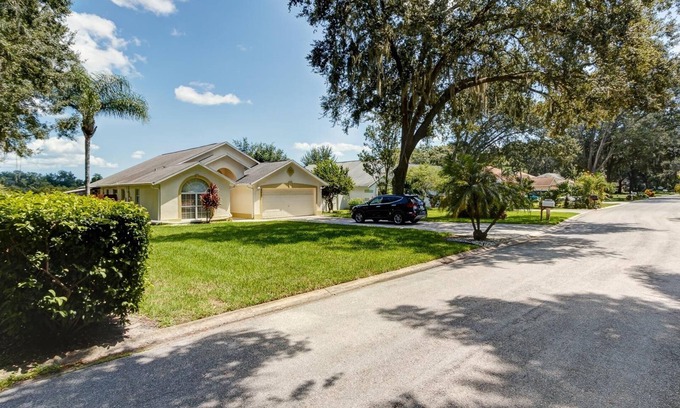 Kissimmee Villa | Vista de conservación - Bañera de hidromasaje - Calor de la piscina incluido - Muy privado