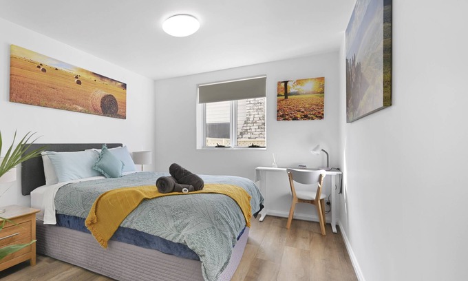 Orange Apartamento | Conservatorium Villa 1 - Very Central - with Netflix & Disney Plus