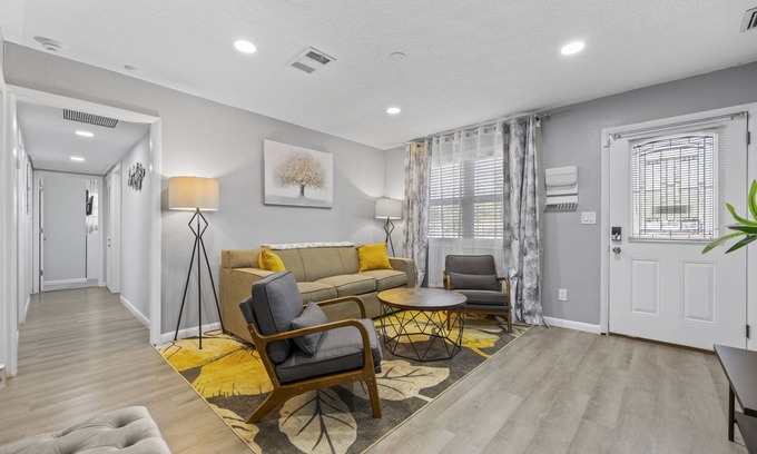 Cedar Hills Casa | Construction Workers Welcomed | NAS | I-295 Access