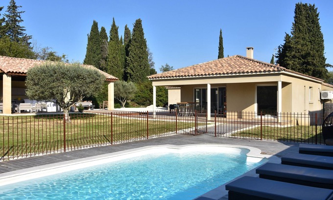 Arpaillargues-et-Aureillac Villa | Villa contemporánea de prestigio para 10 personas con aire acondicionado y piscina climatizada.